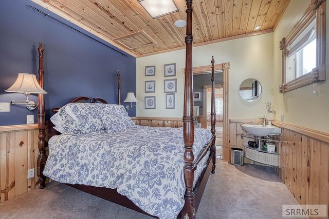 3884 Bill's Loop North Road, Island Park, ID 83429