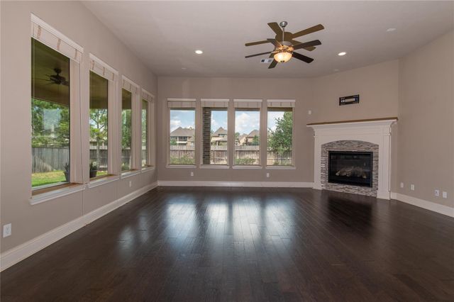 98 N Braided Branch Drive, Tomball, TX 77375