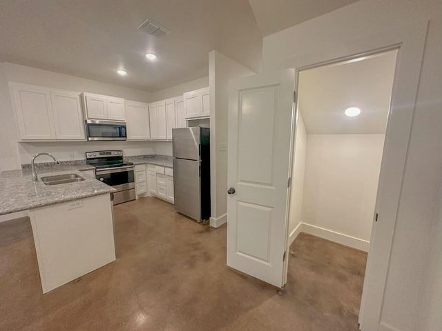 1920 27th Street, Lubbock, TX 79411