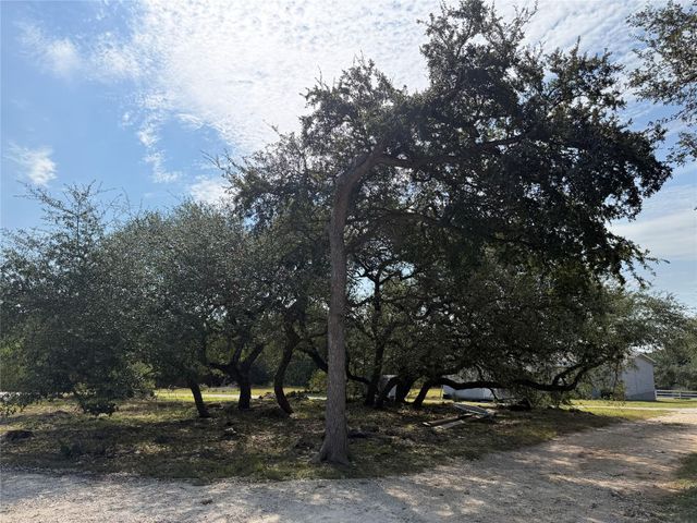 879 Lonesome TRL, Driftwood, TX 78619