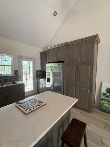 879 Lonesome TRL, Driftwood, TX 78619