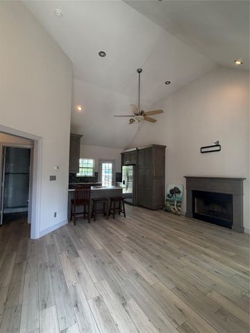 879 Lonesome TRL, Driftwood, TX 78619