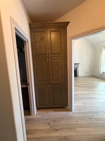 879 Lonesome TRL, Driftwood, TX 78619