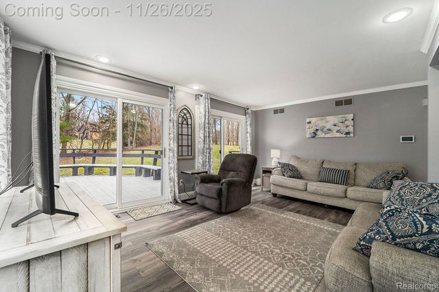 3638 Deer Run Drive, Brighton Township, MI 48114