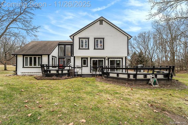 3638 Deer Run Drive, Brighton Township, MI 48114