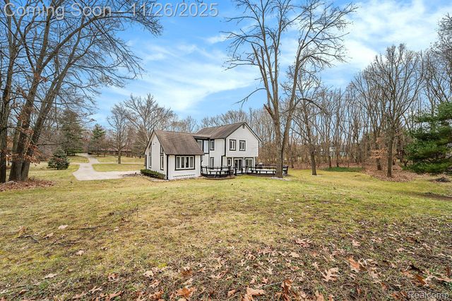 3638 Deer Run Drive, Brighton Township, MI 48114