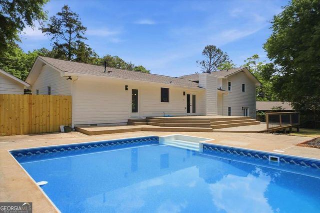 1073 Grayson Parkway, Grayson, GA 30017
