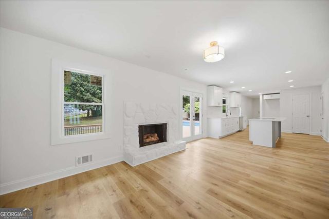 1073 Grayson Parkway, Grayson, GA 30017