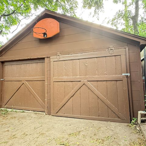 2721 6th Avenue, Fort Worth, TX 76110