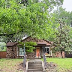 2721 6th Avenue, Fort Worth, TX 76110