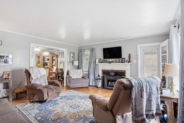 107 Patrick Henry Dr, Louisa, VA 23093