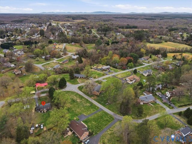 107 Patrick Henry Dr, Louisa, VA 23093
