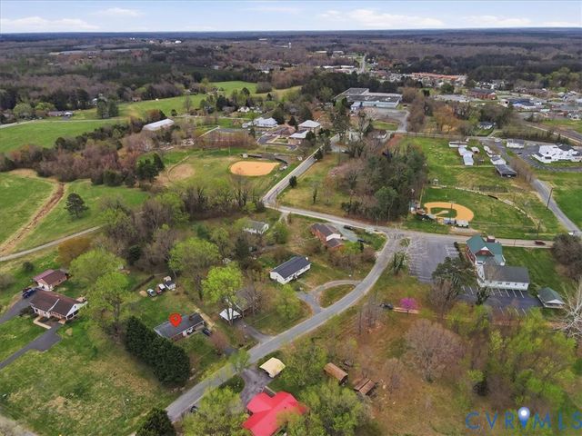 107 Patrick Henry Dr, Louisa, VA 23093
