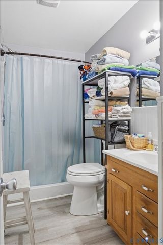 107 Patrick Henry Dr, Louisa, VA 23093