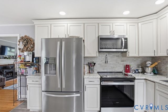 107 Patrick Henry Dr, Louisa, VA 23093