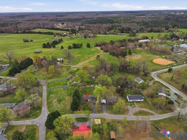 107 Patrick Henry Dr, Louisa, VA 23093