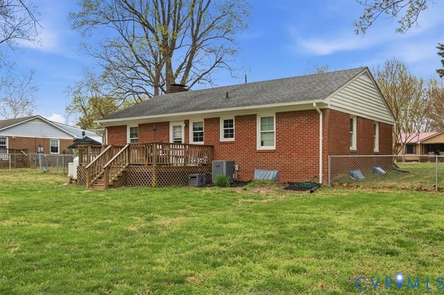107 Patrick Henry Dr, Louisa, VA 23093