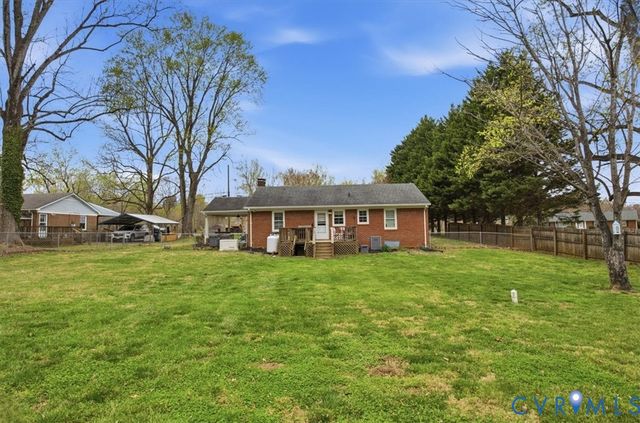 107 Patrick Henry Dr, Louisa, VA 23093