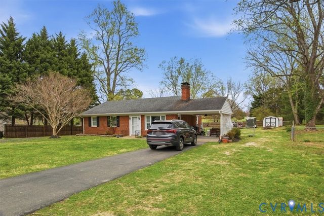 107 Patrick Henry Dr, Louisa, VA 23093