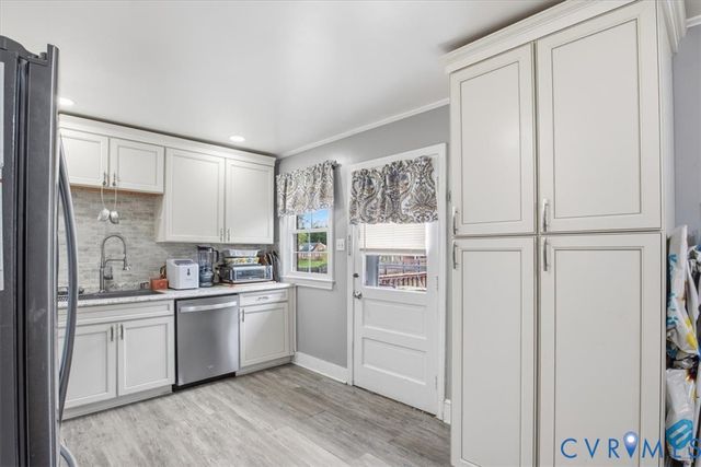 107 Patrick Henry Dr, Louisa, VA 23093