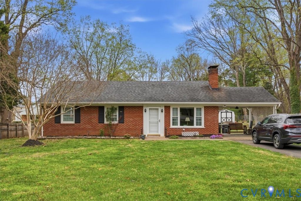 107 Patrick Henry Dr, Louisa, VA 23093