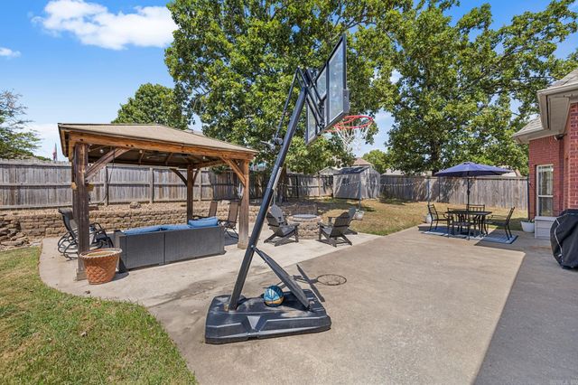 807 Indian Bay Drive, Sherwood, AR 72120