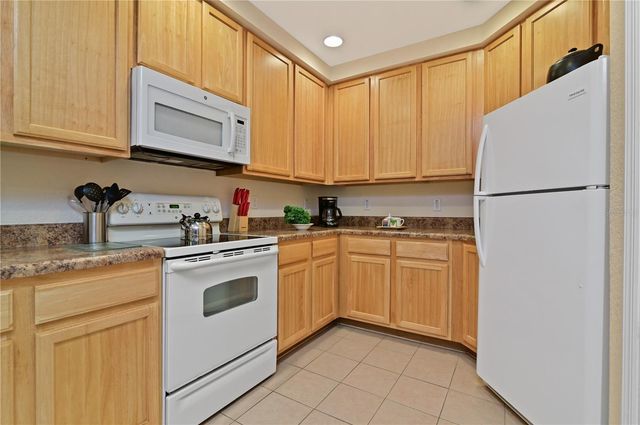 3060 PIRATES RETREAT COURT 302, Kissimmee, FL 34747