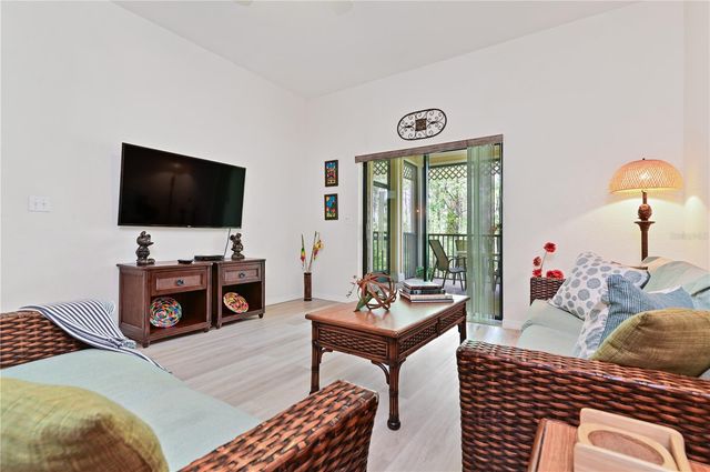 3060 PIRATES RETREAT COURT 302, Kissimmee, FL 34747
