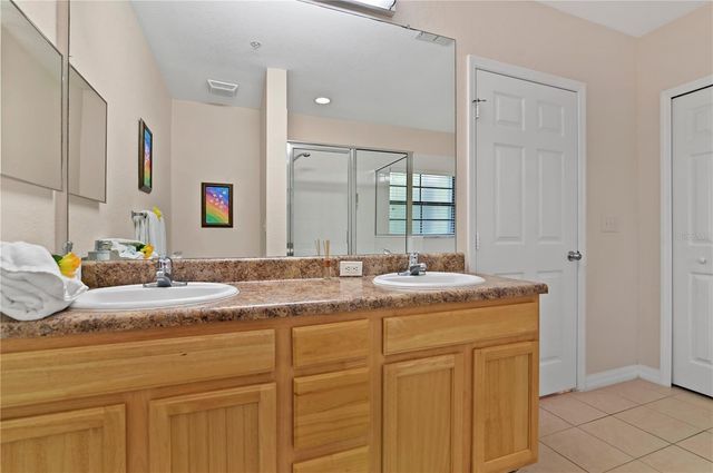 3060 PIRATES RETREAT COURT 302, Kissimmee, FL 34747