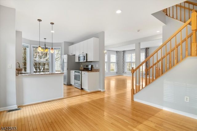 145 Arrowgate Dr, Randolph Twp., NJ 07869