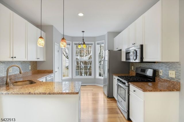 145 Arrowgate Dr, Randolph Twp., NJ 07869