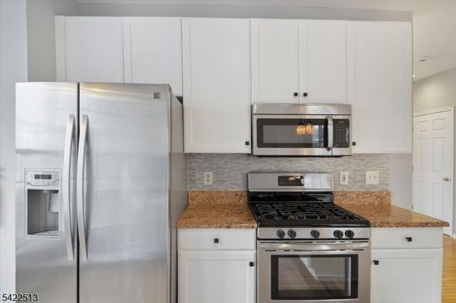 145 Arrowgate Dr, Randolph Twp., NJ 07869