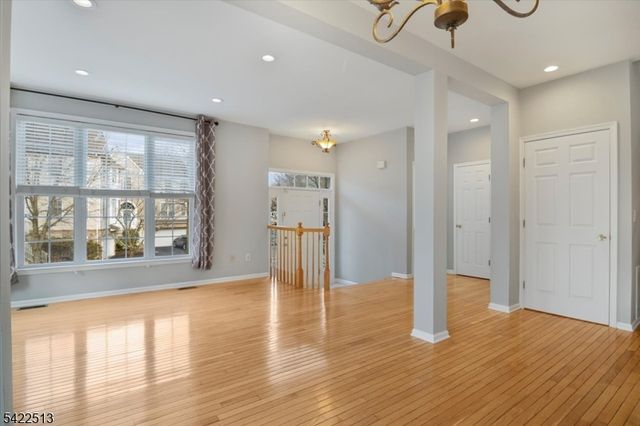 145 Arrowgate Dr, Randolph Twp., NJ 07869