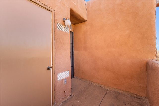 1559 Avenida De Las Americas, Santa Fe, NM 87507