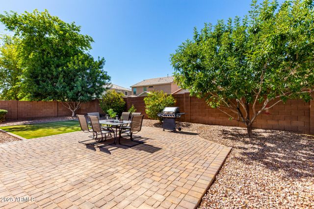 2053 E SADDLEBROOK Court, Gilbert, AZ 85298
