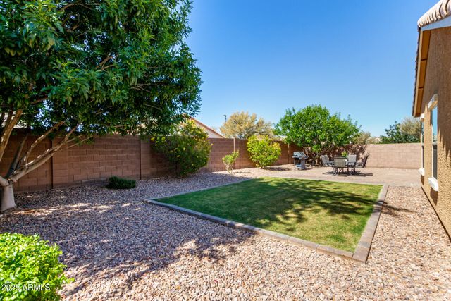 2053 E SADDLEBROOK Court, Gilbert, AZ 85298