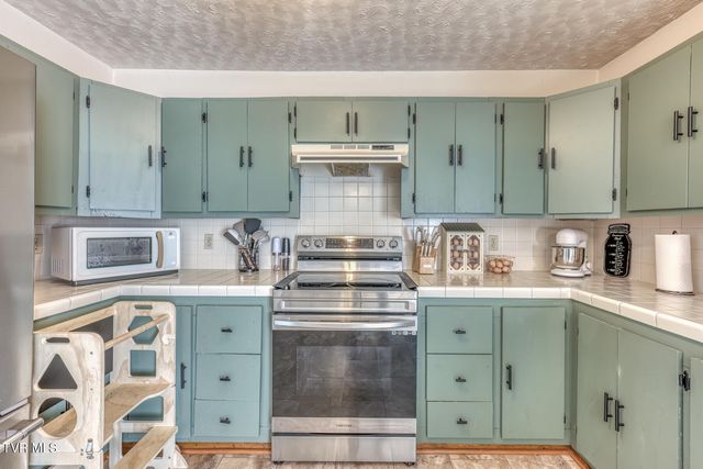 797 Muddy Creek Road, Piney Flats, TN 37686