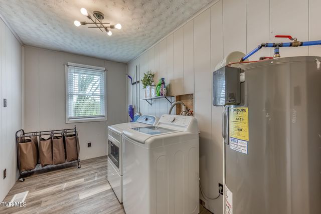797 Muddy Creek Road, Piney Flats, TN 37686