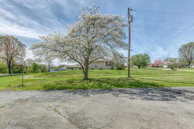 797 Muddy Creek Road, Piney Flats, TN 37686