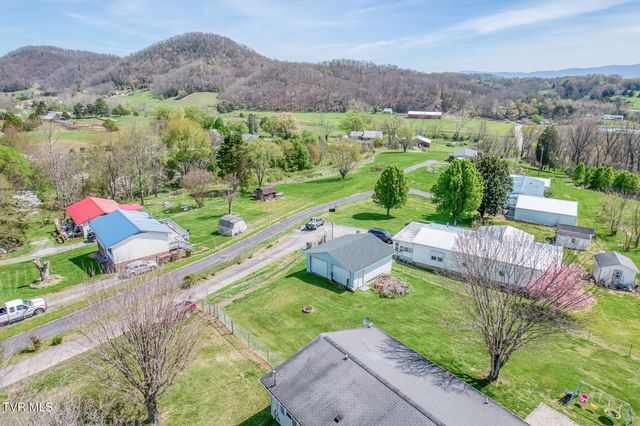 797 Muddy Creek Road, Piney Flats, TN 37686