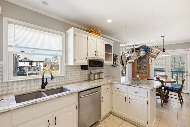 123 Deerview Dr, Columbia, TN 38401