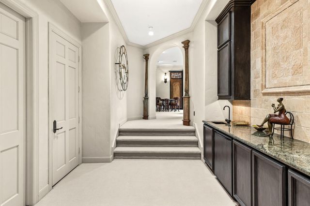6 Mott Lane, Houston, TX 77024