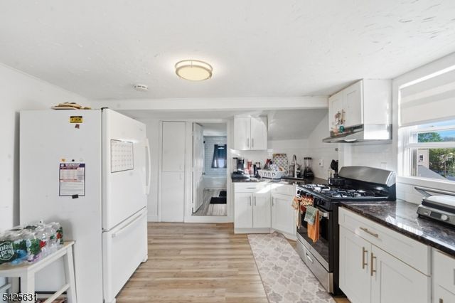 60 Westervelt Pl, Lodi Boro, NJ 07644