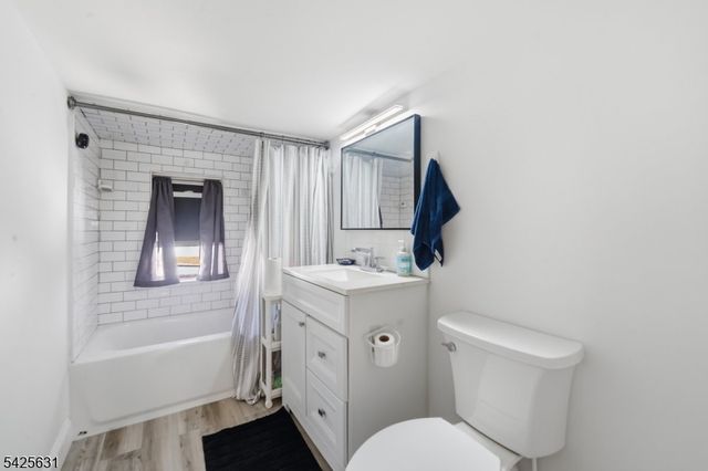 60 Westervelt Pl, Lodi Boro, NJ 07644