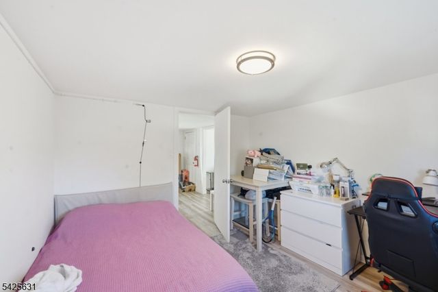 60 Westervelt Pl, Lodi Boro, NJ 07644