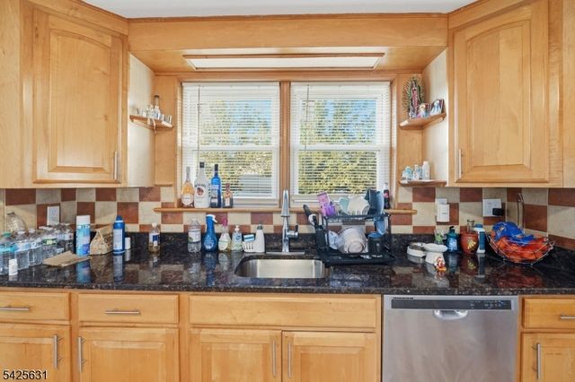 60 Westervelt Pl, Lodi Boro, NJ 07644