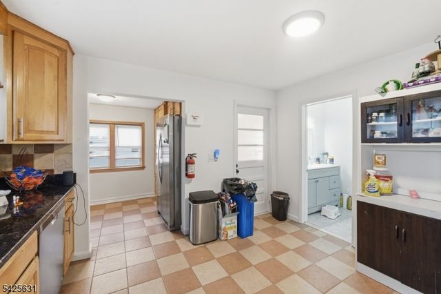 60 Westervelt Pl, Lodi Boro, NJ 07644