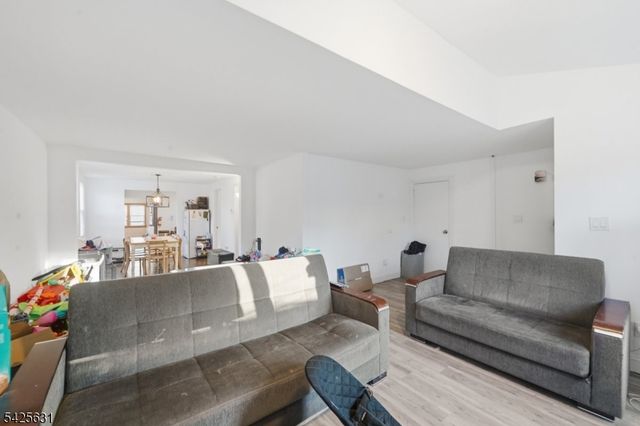 60 Westervelt Pl, Lodi Boro, NJ 07644