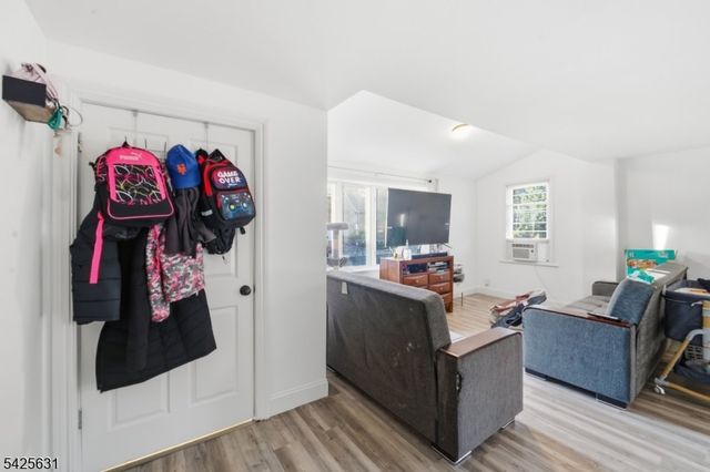 60 Westervelt Pl, Lodi Boro, NJ 07644