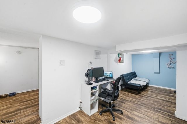 60 Westervelt Pl, Lodi Boro, NJ 07644